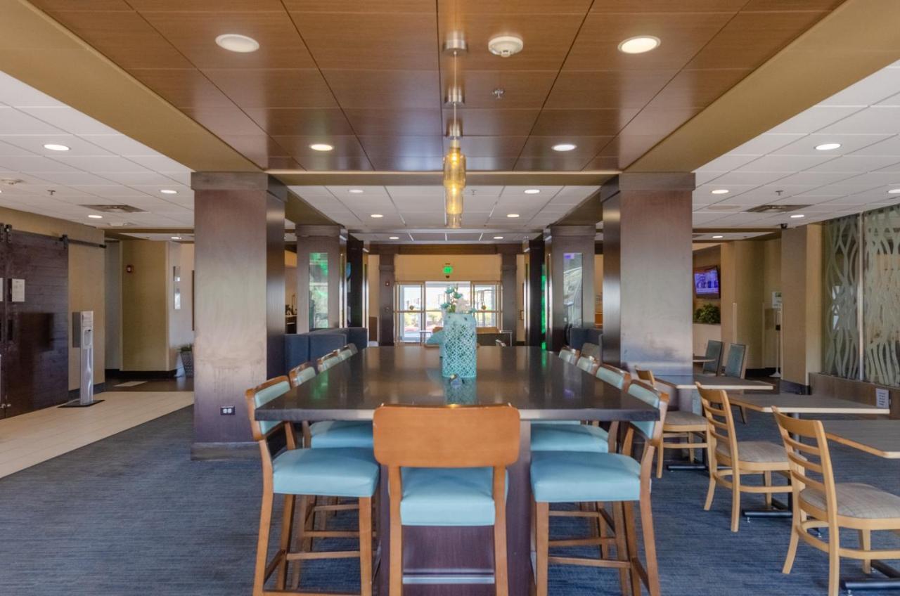 Holiday Inn Express Hotel & Suites Atlanta Airport West - Camp Creek By Ihg Esterno foto